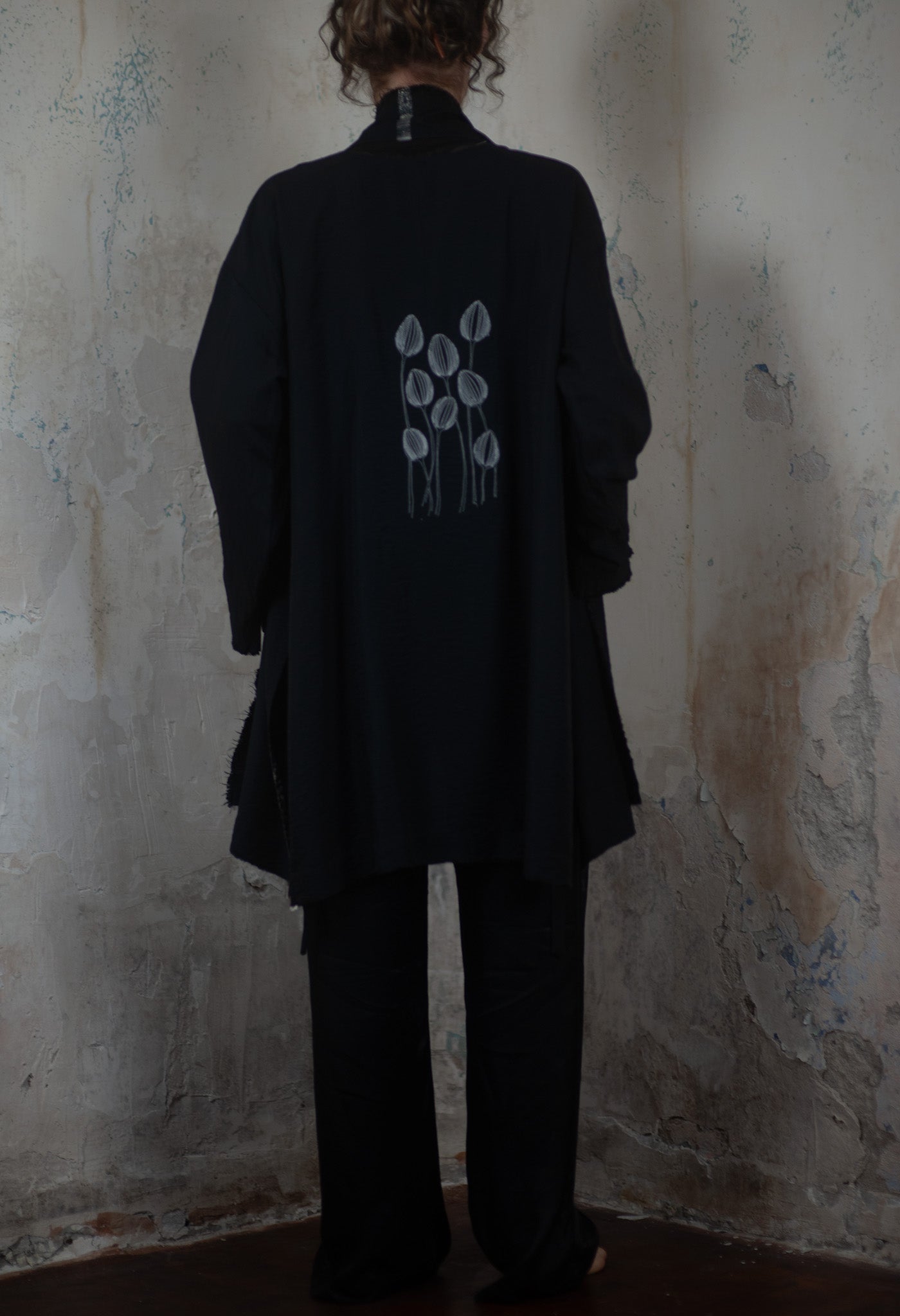 Black Kimono with Embroidery & Patterned Inner Layer